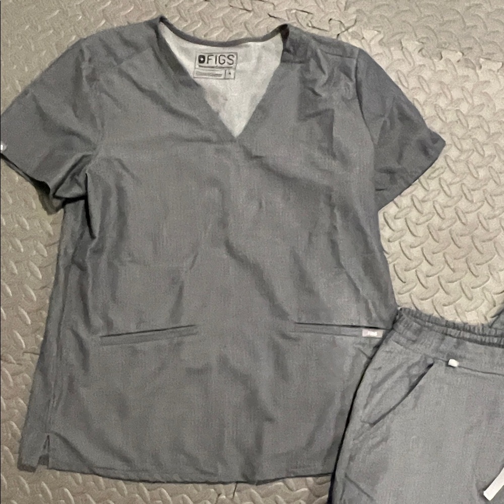 Figs Graphite Casma top and Zamora jogger pants Both size  Large